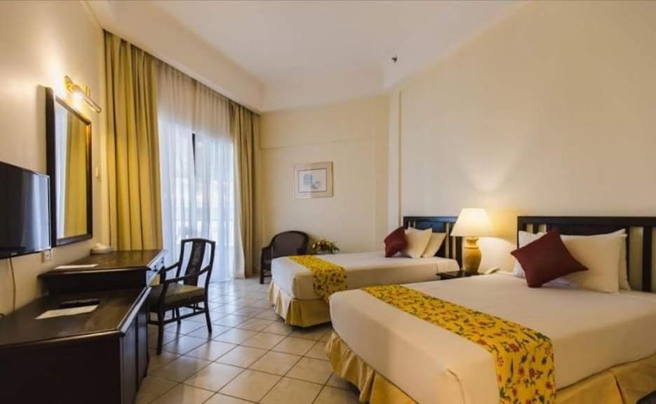 The Orient Star Resort Lumut Extérieur photo