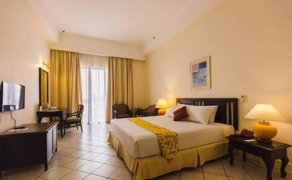 The Orient Star Resort Lumut Extérieur photo