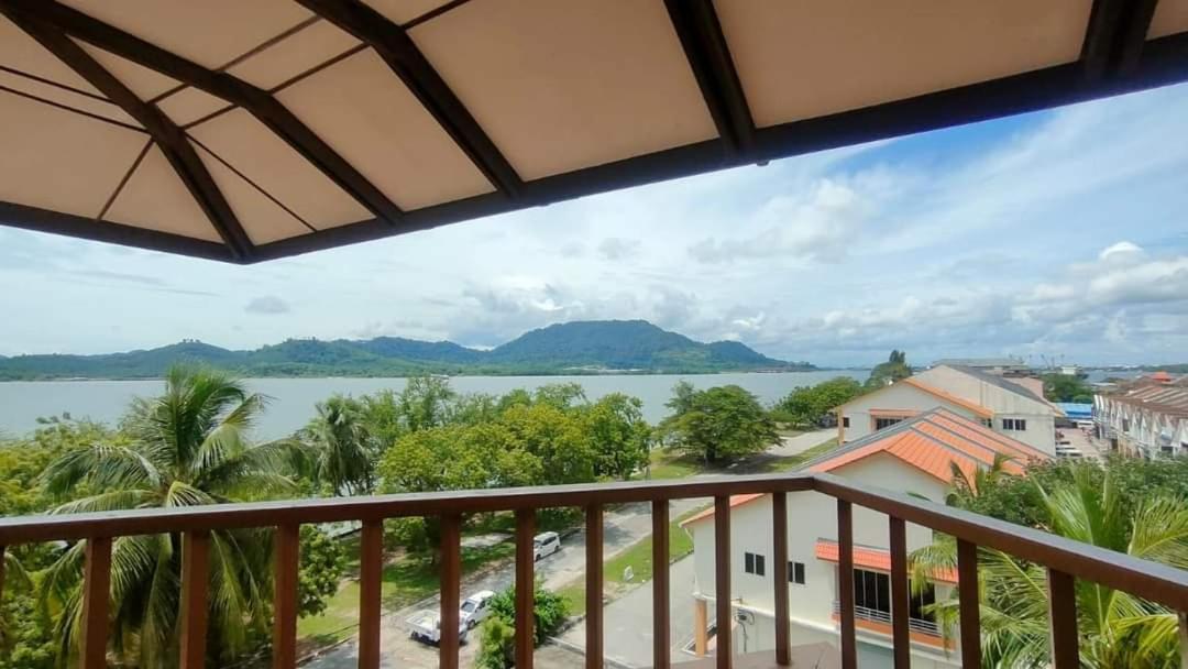 The Orient Star Resort Lumut Extérieur photo