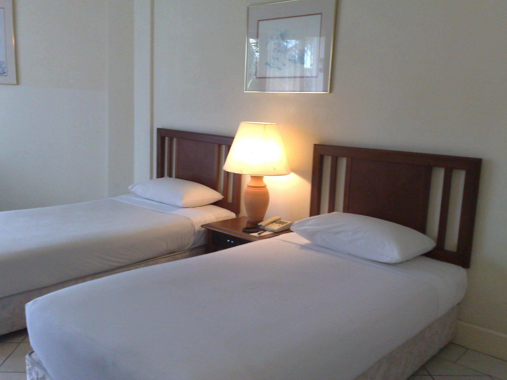 The Orient Star Resort Lumut Extérieur photo