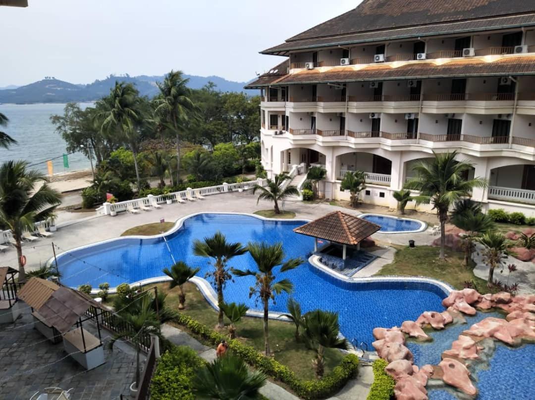 The Orient Star Resort Lumut Extérieur photo