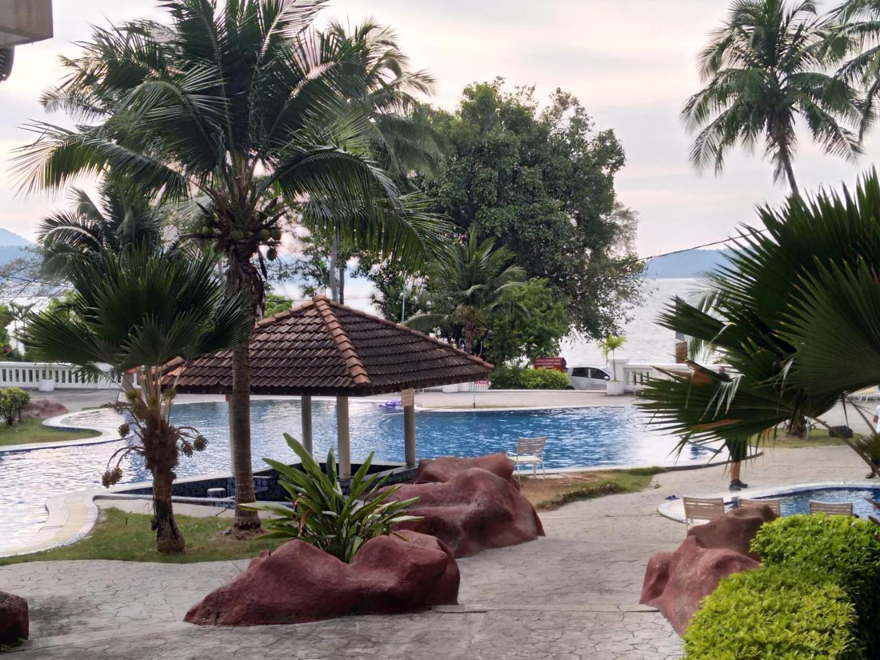 The Orient Star Resort Lumut Extérieur photo