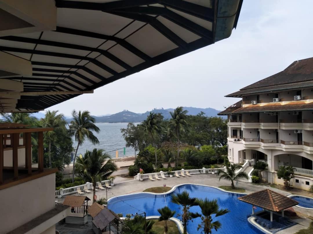 The Orient Star Resort Lumut Extérieur photo