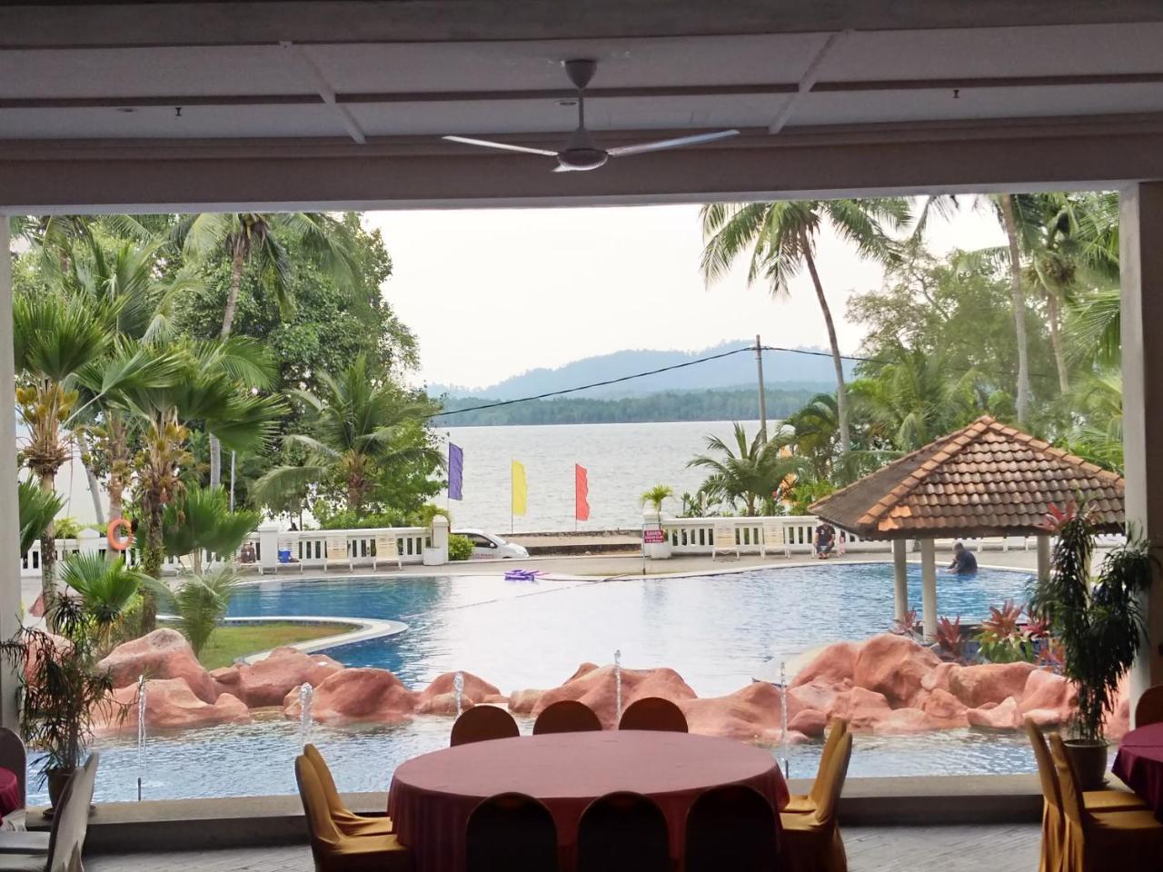 The Orient Star Resort Lumut Extérieur photo