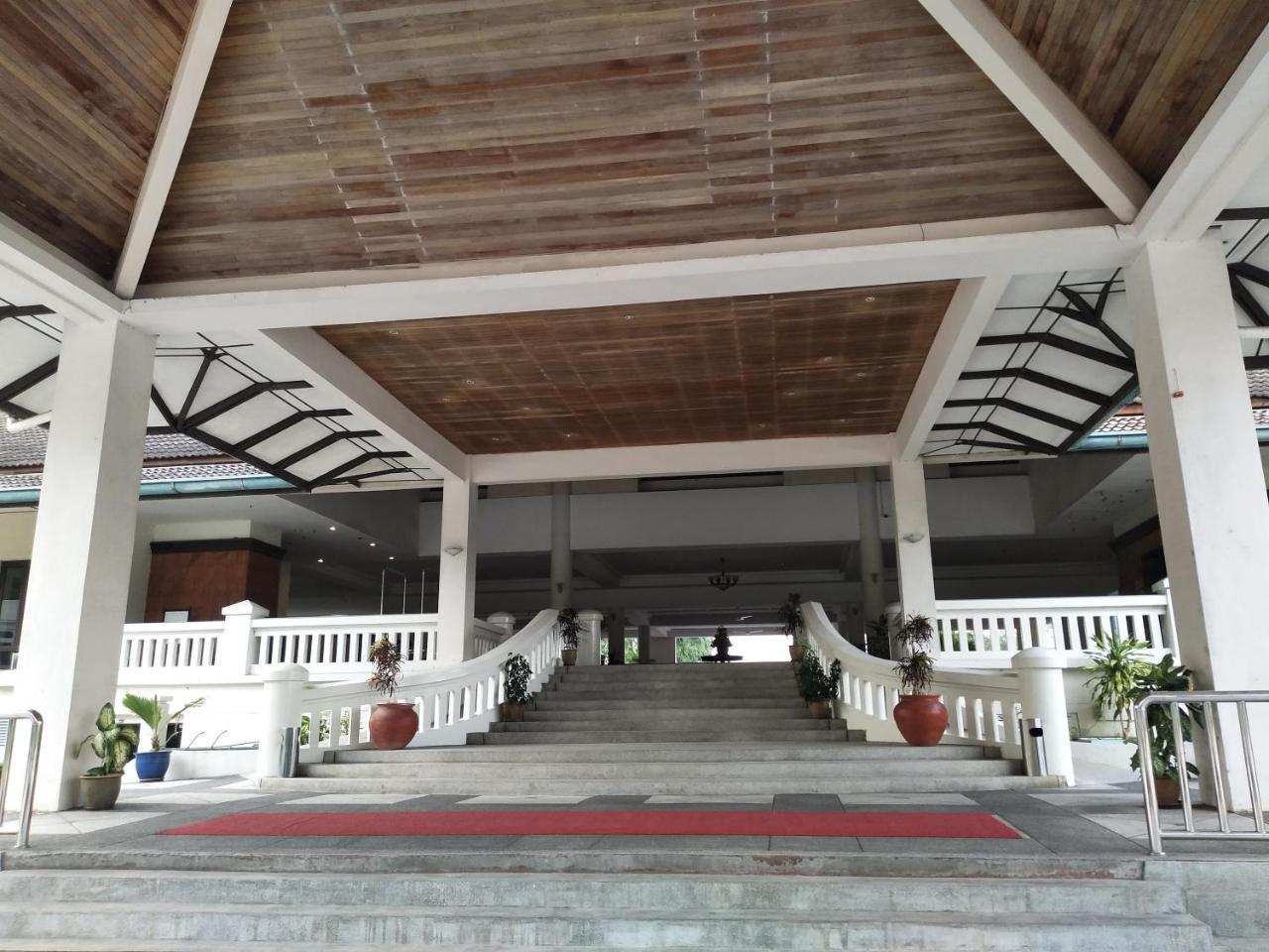 The Orient Star Resort Lumut Extérieur photo