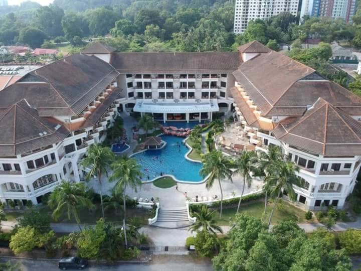 The Orient Star Resort Lumut Extérieur photo