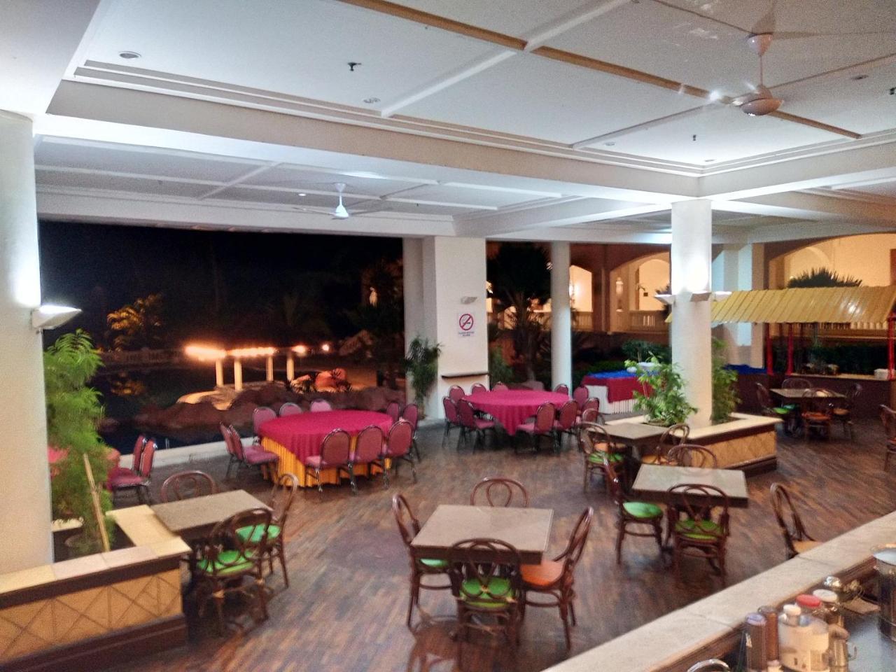 The Orient Star Resort Lumut Extérieur photo